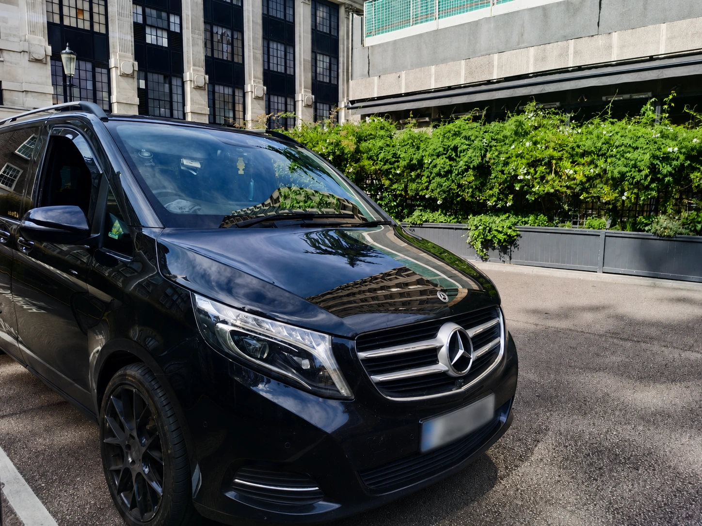 Granvio Group Mercedes-Benz executive vehicle