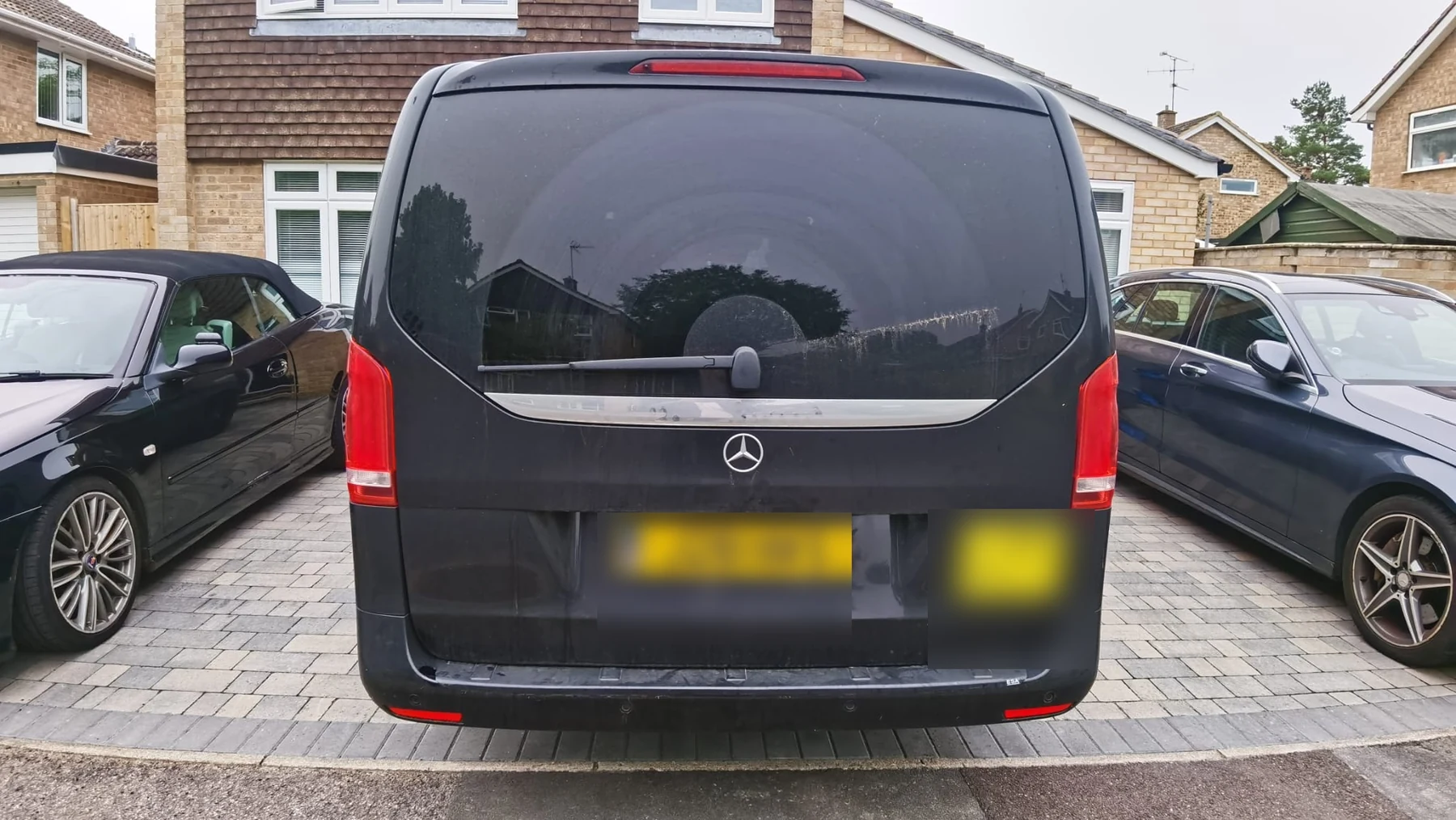 Mercedes-Benz vehicle rear